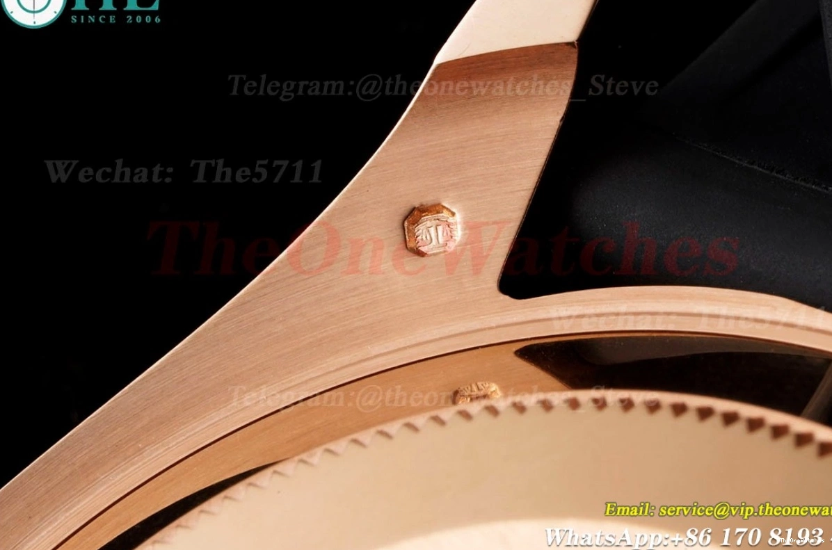 126655 VR3235 RG RU C+S Black Yacht-Master 40mm Dot 0101